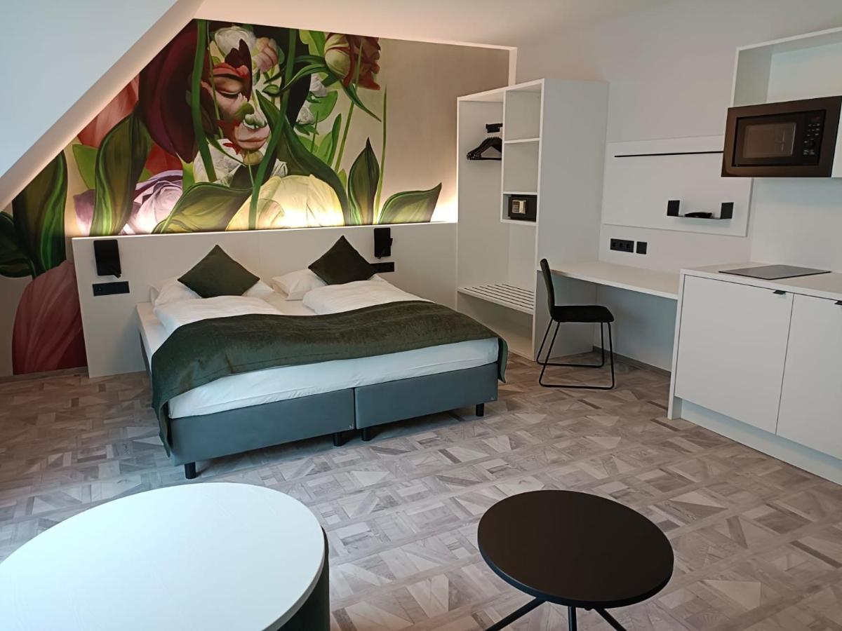 Art-Inn Design Self-Check-In-Hotel Linec Exteriér fotografie